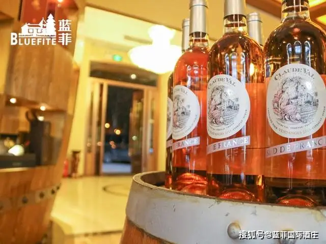 白葡萄酒如何導(dǎo)致牙齒染色?
